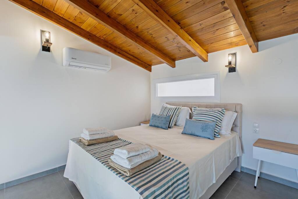 Sofia Suite, A Seafront Hideaway ! Panormos  Экстерьер фото