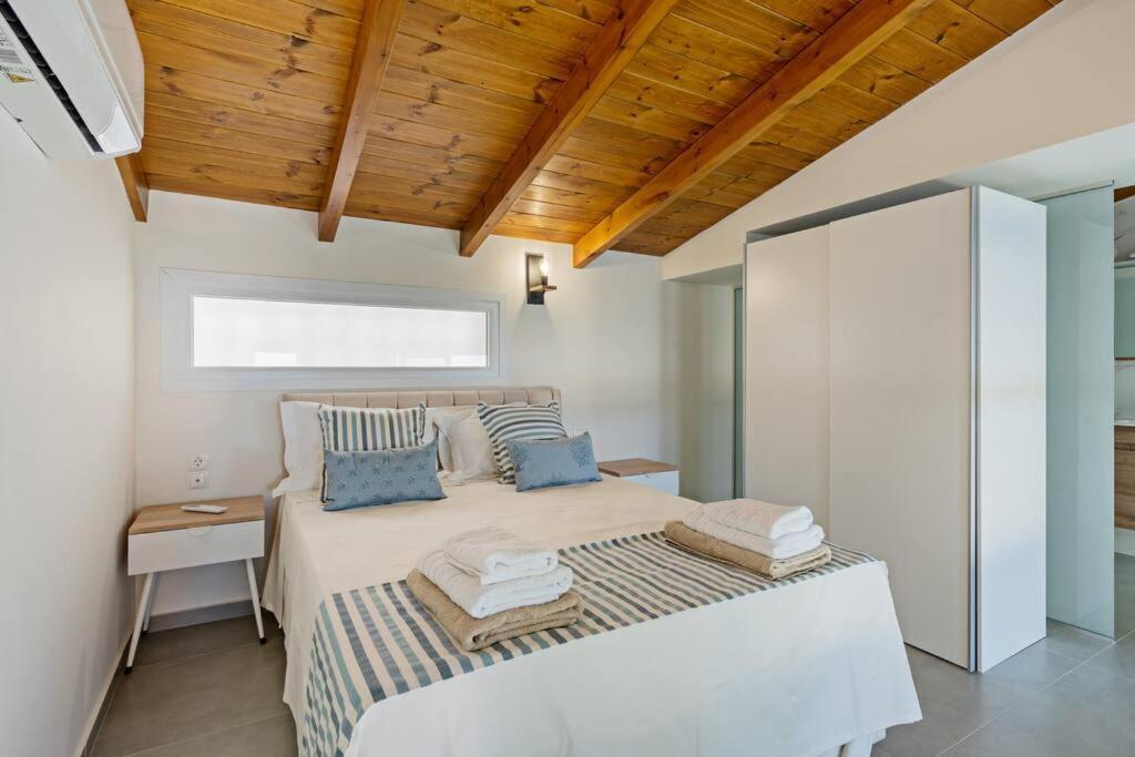 Sofia Suite, A Seafront Hideaway ! Panormos  Экстерьер фото